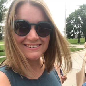 Meet your Posher, Anna